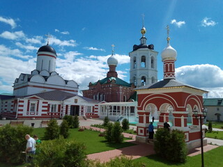 Fototapeta na wymiar Nikolo-Peshnoshskiy monastery