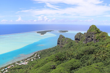 Lagon et montagne de Maupiti, Polynésie française