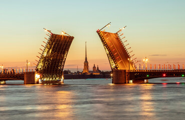 Fototapeta na wymiar Open Palace Bridge on the Neva River in St. Petersburg