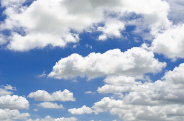 beautiful blue sky and white fluffy cloud horizon outdoor for background.