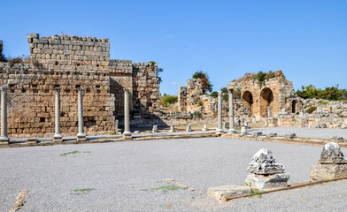 Fototapeta premium The ruins of ancient ancient Anatolian city of Perge located near the Antalya city in Turkey