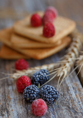 pancakes with blueberries and raspberries
