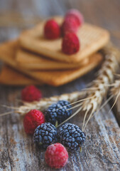 pancakes with berries