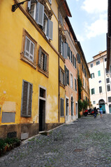 Fototapeta na wymiar Old alleys in Rome, Italy.