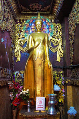 Obraz premium Buddhistische Statue der Shwedagon Pagode - Yangon