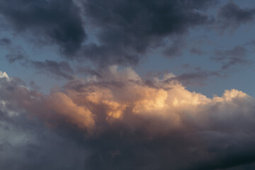 Fototapeta na wymiar view of dramatic cumulonimbus clouds and thunderstorm sky