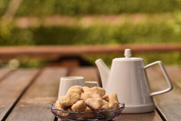 cup of tea with cookies