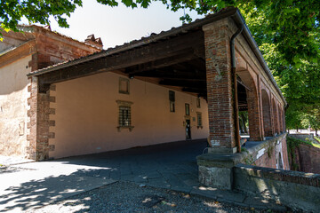Stadtmauer und Stadttore von Lucca Stadttore mit Innen- und Aussenansicht zusätzlich Aufnahmen von...