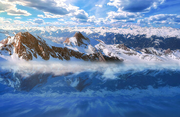 Obrazy na Szkle  Słoneczne zimowe Alpy pod dramatycznym niebem odbijającym się w górskim jeziorze w Austrii