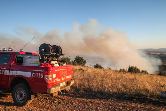 incendio a minervino murge, in puglia