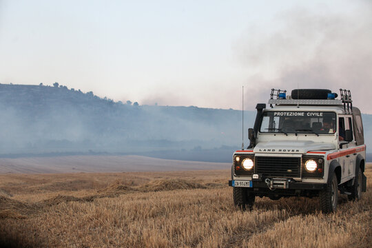 incendio a minervino murge, in puglia