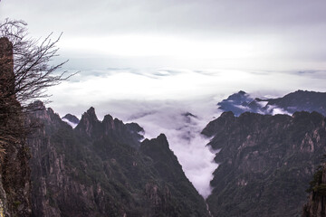Obraz premium Wonderful and curious sea of clouds and beautiful Huangshan mountain landscape in China.
