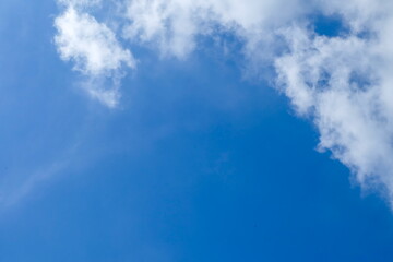 Fototapeta premium White cloud and Beautiful with blue sky background. 