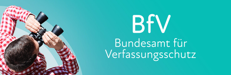 Bundesamt für Verfassungsschutz (BfV). Mann mit Fernglas aus Vogelperspektive. Beobachtung,...