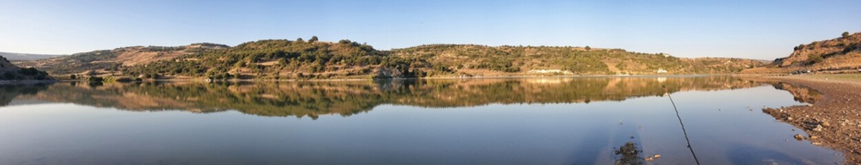 Fototapeta na wymiar Panorama view of the lake
