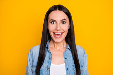 Close-up portrait of her she nice-looking attractive lovely pretty overjoyed crazy cheerful brunet girl sale reaction isolated over bright vivid shine vibrant yellow color background