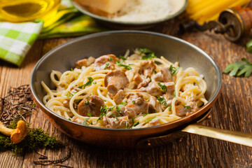 Spaghetti with mushroom chanterelles
