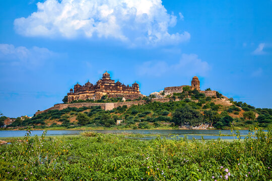 รูปภาพDatia เลือกดูภาพถ่ายสต็อก เวกเตอร์ และวิดีโอ105 Adobe Stock