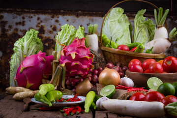 Composition with assorted raw organic vegetables