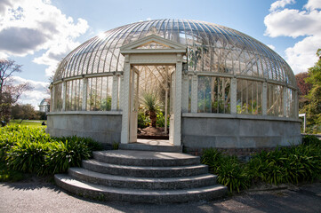 Fototapeta na wymiar Greenhouse in Botanic Garden