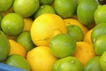 Zitronen und Limonen