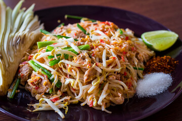Thai Fried Noodles with pork (Pad Thai)