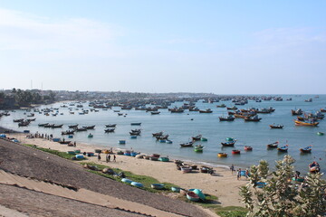 motion blur view of the sea in the sky with a bright blue sky. And many boat stops