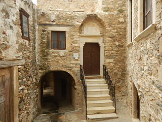 Fototapeta na wymiar Naxos Old town arches and alleyways