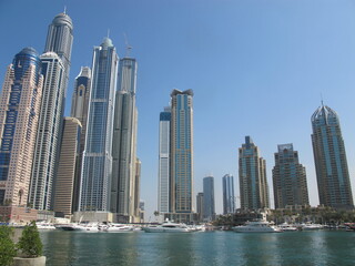 Fototapeta na wymiar gratte-ciel Dubai