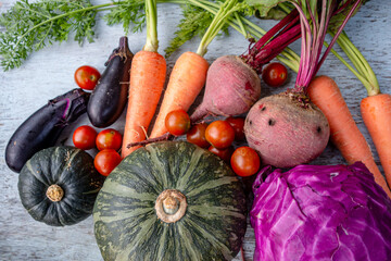 採れたての夏野菜、緑黄色野菜、ベジタリアン