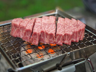 バーベキューで焼くミスジ（焼肉）