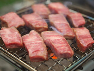 バーベキューで焼くミスジ（焼肉）