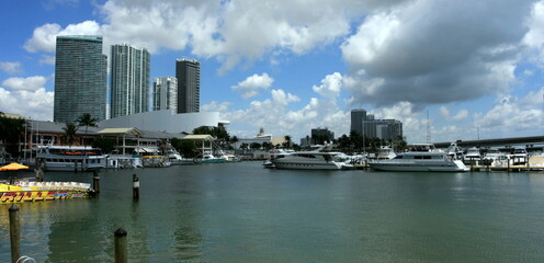 Fototapeta premium Skyscrapers in downtown Miami on a clear blue skies day
