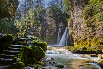 Cascade
