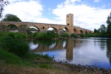 Fototapeta na wymiar Puente medieval de Frías horizontal