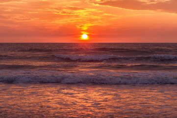 Obraz premium sunset over the sea