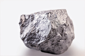 nickel stone. Chemical element resulting from the combination of arsenic, antimony or sulfur. Industrial use.