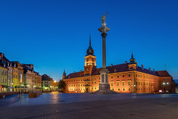 Fototapeta na wymiar Warsaw, Poland. Square in front of The Royal Castle at dusk
