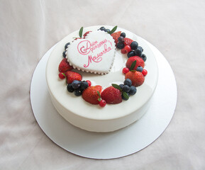 cheesecake with berries