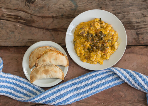 locro dishes and empanadas, traditional Argentine foods that are frequently consumed for national holidays, such as the revolution of May 25 and independence on July 9