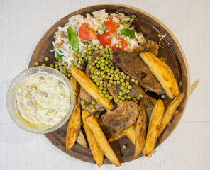 Pescado vegano con papas al horno
