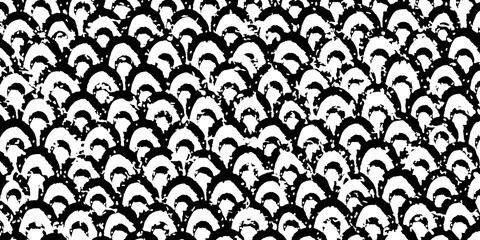 手描き風の和柄背景（青海波）黒