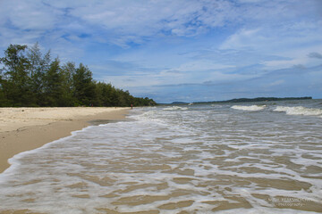 Koh Som Poch Beach by changing to Gold-Silver Beach today name. 