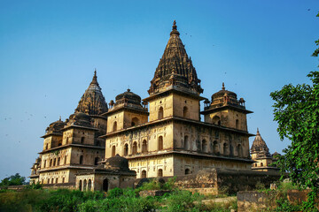 Obraz premium View of Royal cenotaphs (Chhatris) of Orchha, Madhya Pradesh, India.