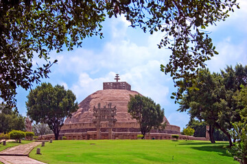 The Great Sanchi Stupa, Buddhist Architecture at sanchi, Madhya Pradesh, India