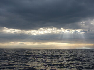 Fototapeta na wymiar Sunrise over the Sea : Divine