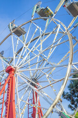 Obraz premium ferris wheel on a blue sky