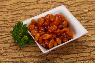 Baked kidney with tomato sauce