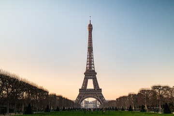 Obraz premium Eiffel Tower in Paris (Sunset) 