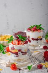 Granola yogurt fruits